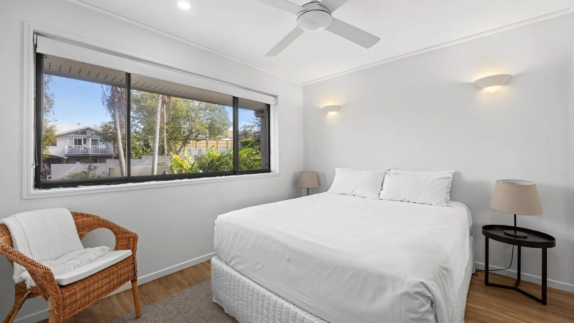 2 2 Orealla Crescent Sunrise Beach Australia