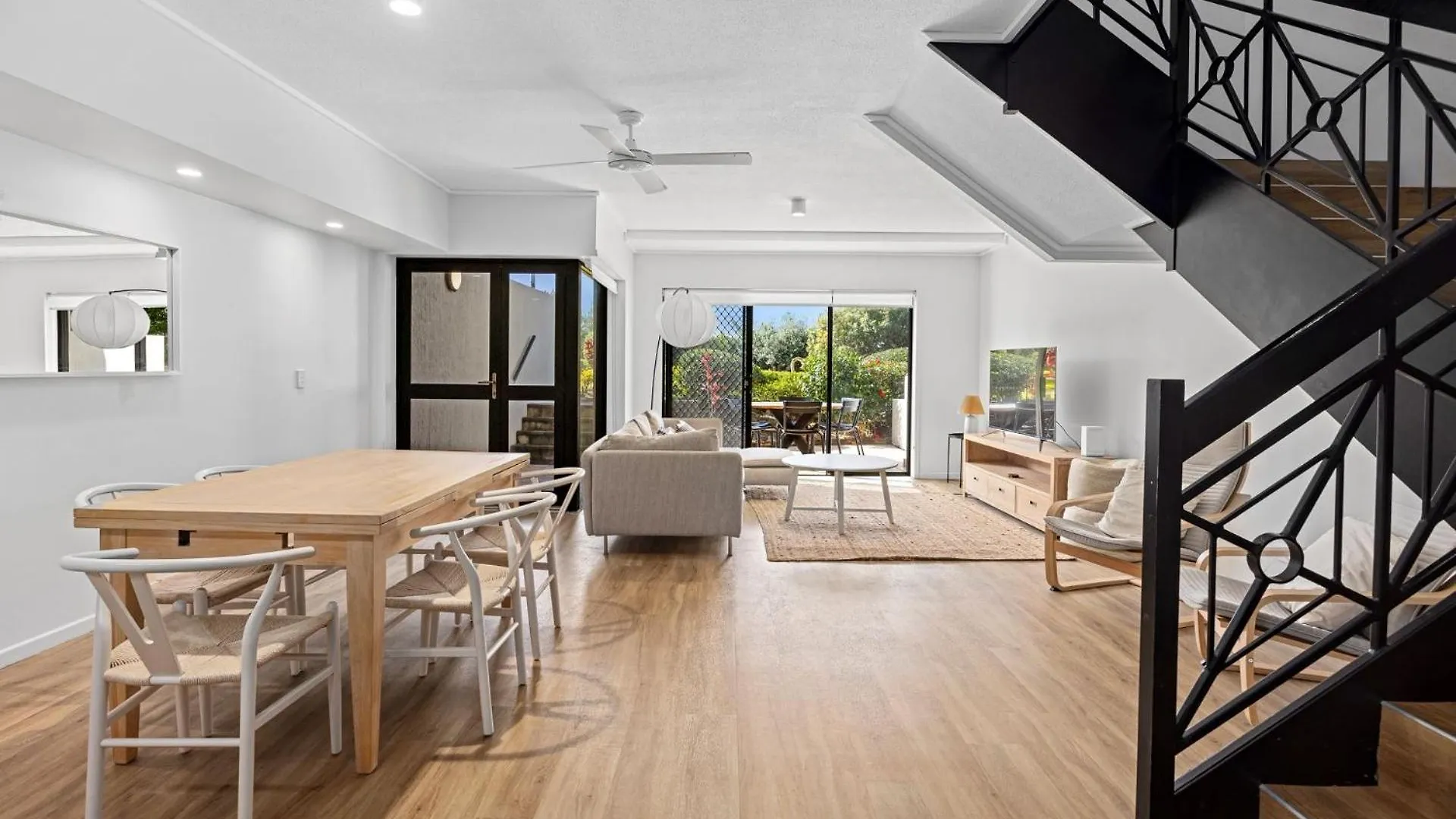 Apartment 2 2 Orealla Crescent Sunrise Beach Australia