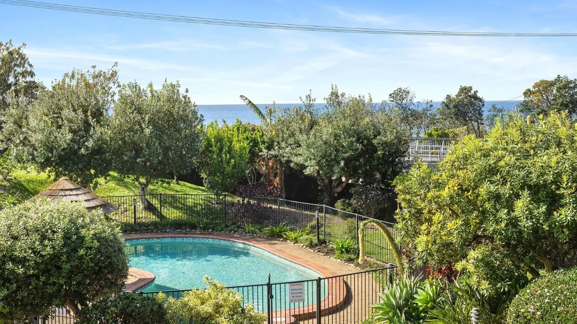 2 2 Orealla Crescent Sunrise Beach Apartment