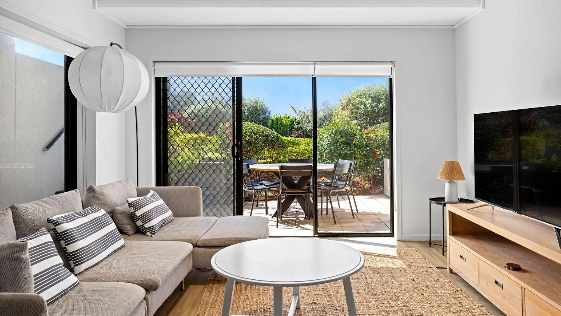 Apartment 2 2 Orealla Crescent Sunrise Beach